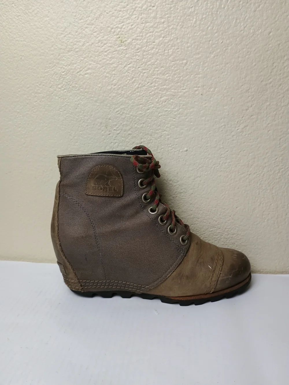 Sorel 1964 Premium Size 9 Women's Brown/Tan Wedge Lace-Up Boots